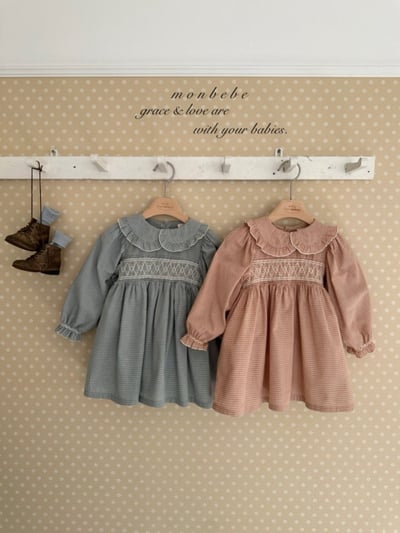 MONBEBE17｜(1y-8y) 細格紋荷葉領洋裝1