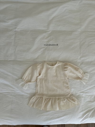 Bloom.b02｜(2y-7y) 蕾絲袖口荷葉洋裝9