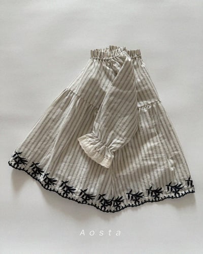 AOSTA30｜(6m-5y) 花卉壓紋/條紋洋裝11