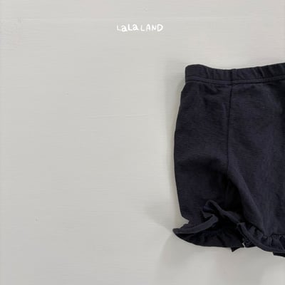 lala land10｜(3m-18m) 2色荷葉滾邊透氣五分褲22