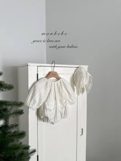 MONBEBE16｜(3m-24m) 坑條針織蕾絲口袋包屁衣7