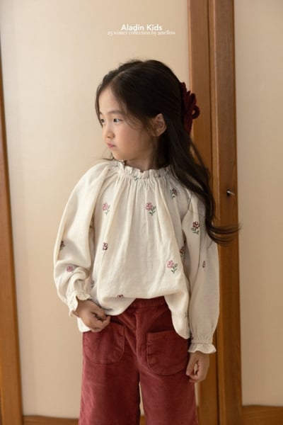 ALADIN07｜(75cm-114cm) 磨毛刺繡小花上衣16