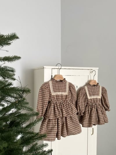 MONBEBE28｜(1y-8y) 格紋荷葉立領洋裝9