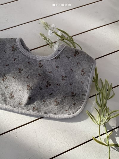 Bebe holic18｜(3m-18m) 碎花天鵝絨圍兜2