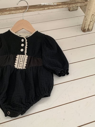 Bebe holic42｜(3m-18m) 蕾絲滾邊設計包屁衣6