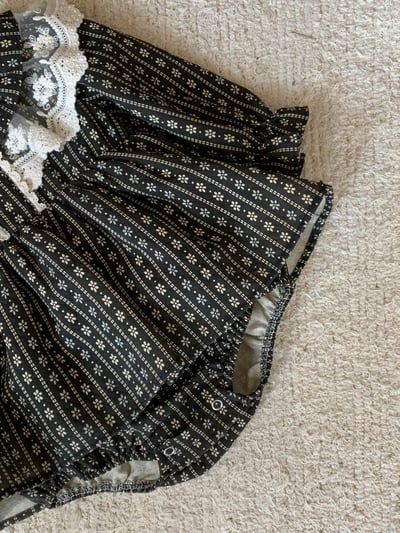 JE612｜(66cm-100cm) 碎花蕾絲花邊領包屁衣15