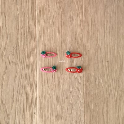 Fondue 43｜(Free)  針織草莓髮夾2