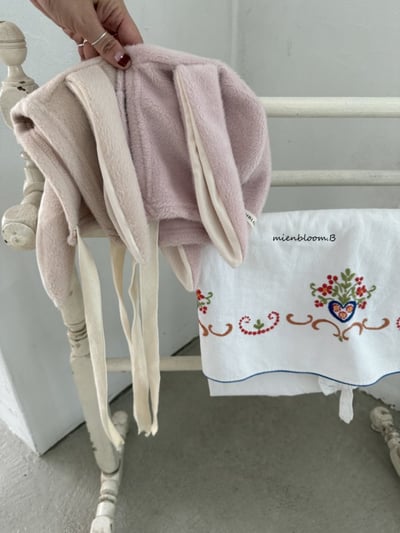 Bloom.b15｜(0m-24m) 刷毛兔子綁帶帽3