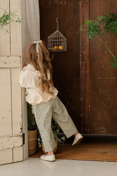 FLO59｜(75-140) 2色蕾絲荷葉花邊連帽拉鍊外套18