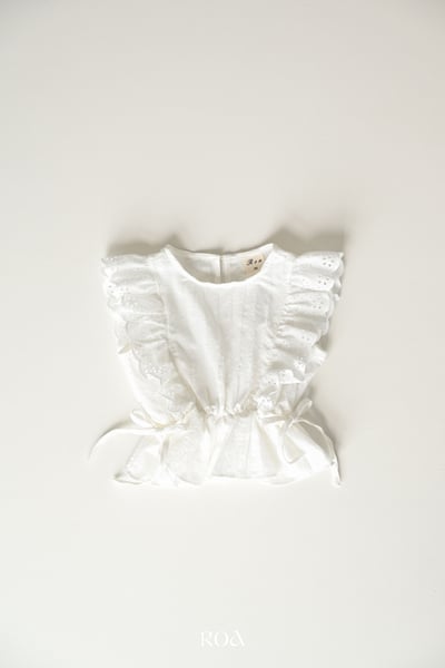 ROA19｜(6m-18m) 2色雕花荷葉袖綁帶背心4