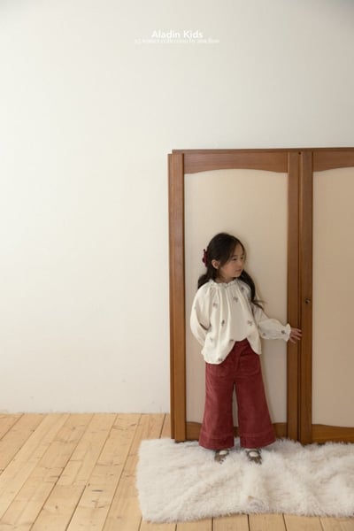 ALADIN07｜(75cm-114cm) 磨毛刺繡小花上衣13