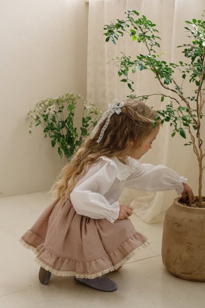 FLO32｜(75-140) 2色荷葉層次蕾絲格紋裙18