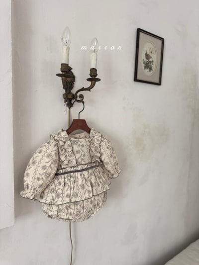 Marron 42｜(3m-18m) 法式花邊墨花包屁衣16