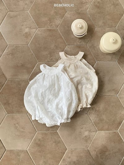 Bebe holic18｜(3m-18m) 繡花露肩吊帶褲2