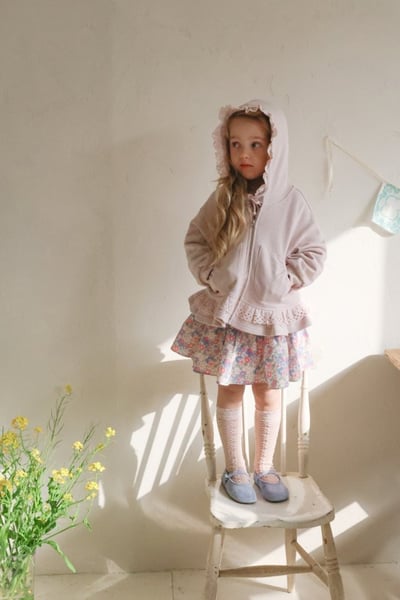 FLO59｜(75-140) 2色蕾絲荷葉花邊連帽拉鍊外套7