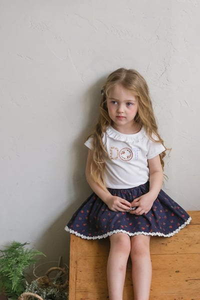 FLO33｜(75-140) 英字印花荷葉滾邊上衣18