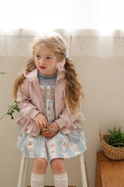 FLO59｜(75-140) 2色蕾絲荷葉花邊連帽拉鍊外套8