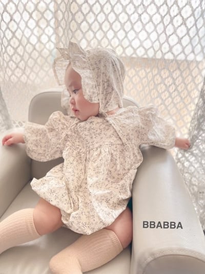 BBABBA05｜(60cm-83cm-mom) 2色碎花蕾絲花邊包屁衣含帽子/洋裝7