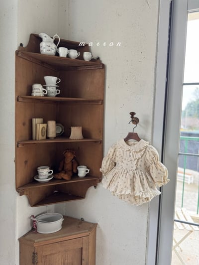 Marron 54｜(3m-18m) 宮廷蕾絲層次領玫瑰碎花包屁衣15