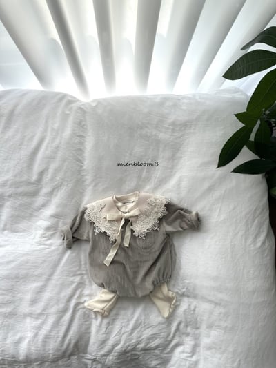 Bloom.b02｜(0m-24m) 蕾絲披風領圍5