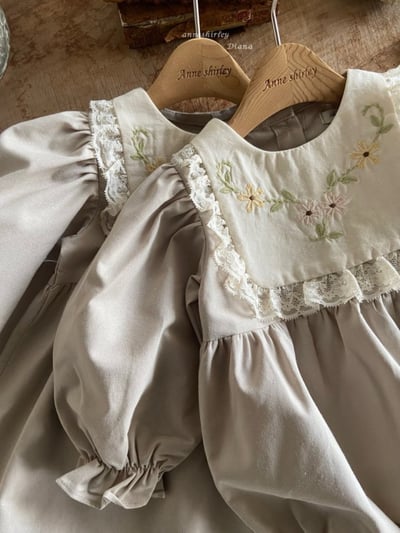 Anne Shirley05｜(1y-5y) 1色刺繡方領洋裝5