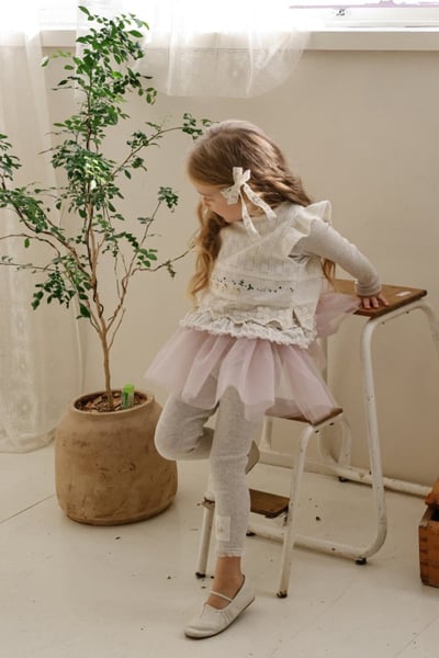 FLO57｜(75-140) 3色蕾絲荷葉花邊上衣8