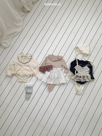 Bebe holic31｜(3m-18m) 滾邊花瓣領碎花包屁衣15