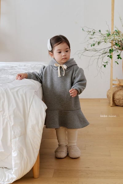 bebe nine28 (65cm-115cm) 2色連毛荷葉邊洋裝5