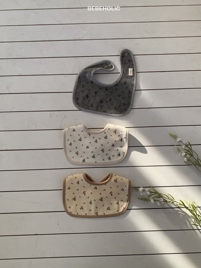 Bebe holic18｜(3m-18m) 碎花天鵝絨圍兜10