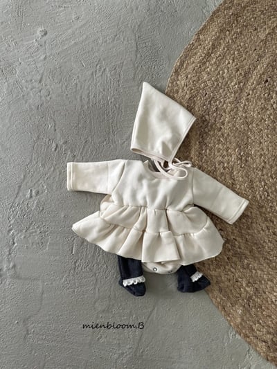Bloom.b01｜(0m-24m) 層次洋裝包屁衣含帽子9