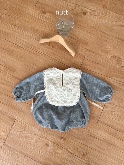 Nutt02｜(3m-16m) 愛心壓紋套裝含圍兜背心13