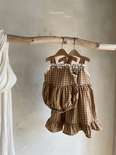 Anne Shirley09｜(3m-22m) 1色格紋花邊吊帶包屁衣1