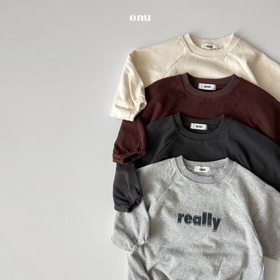 onu 05｜(6m-12m) 簡約英字包屁衣3