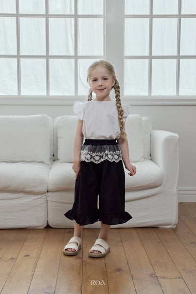 ROA29｜(6m-18m) 2色蕾絲裙擺荷葉七分褲9