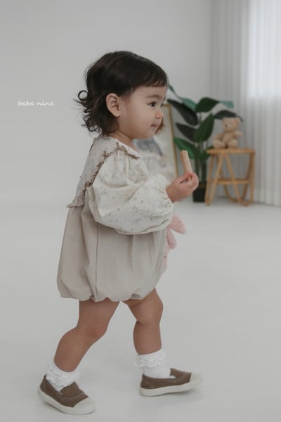 bebe nine28 (65-85) 2色拚色荷葉滾邊包屁衣5