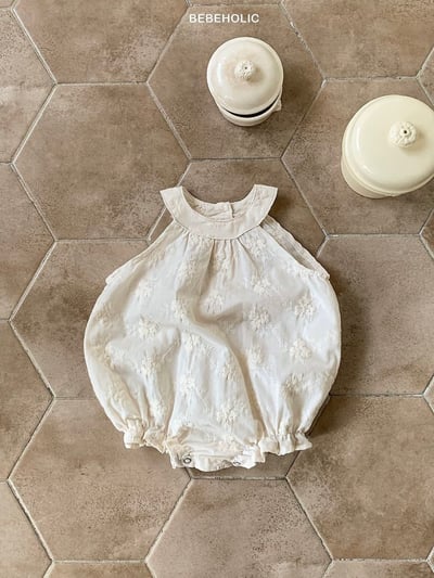 Bebe holic18｜(3m-18m) 繡花露肩吊帶褲14
