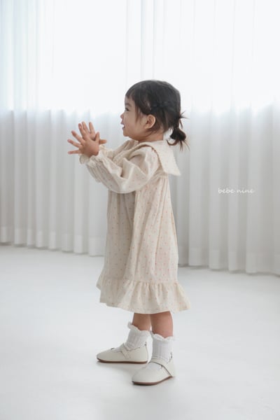 bebe nine17 (65-90) 2色翻領荷葉滾邊洋裝3