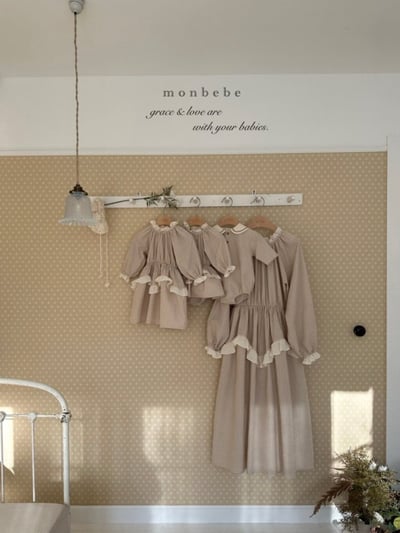 MONBEBE40｜(1y-8y-mom) 格紋蕾絲滾邊洋裝9
