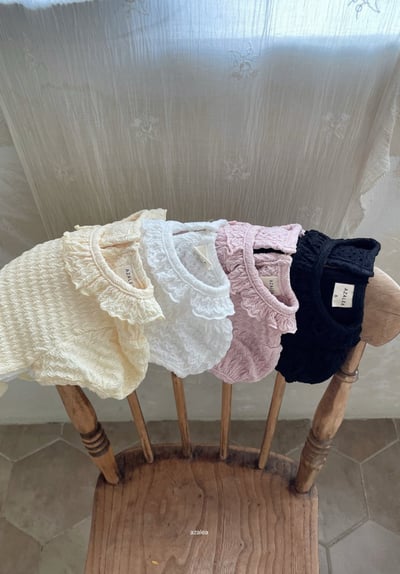 Azalea05｜(85-118cm) 壓紋荷葉邊上衣2