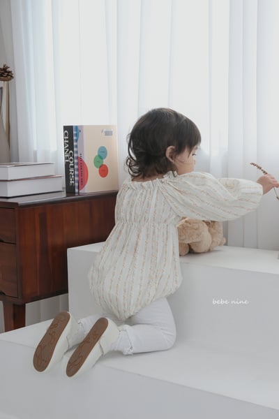 bebe nine06 (65-90) 2色荷葉立領碎花包屁衣12