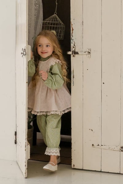 FLO26｜(75-140) 2色法式蕾絲拉鍊圍裙6