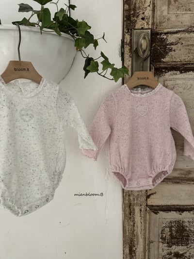 Bloom.b12｜(0m-18m) 愛心捲邊包屁衣3