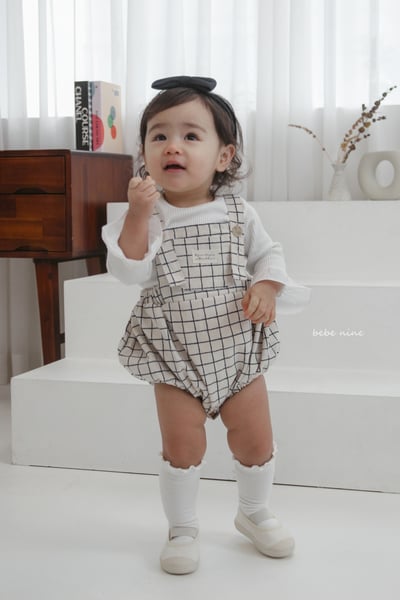 bebe nine27 (65-90) 2色格紋線條吊帶包屁褲10