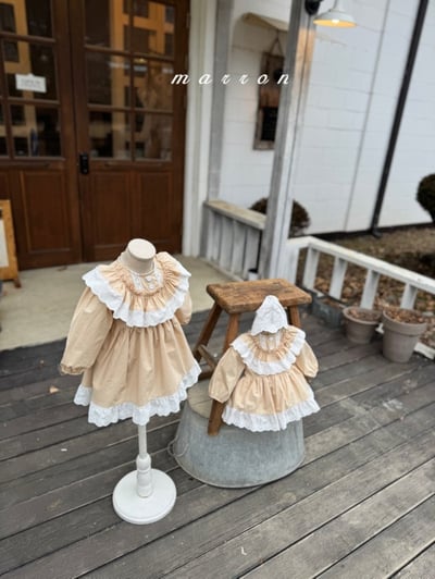 Marron35｜(3m-18m) 荷葉蕾絲花領包屁衣7