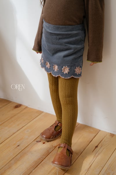 OREN24｜(85-120cm) 復古小雛菊刺繡褲裙13