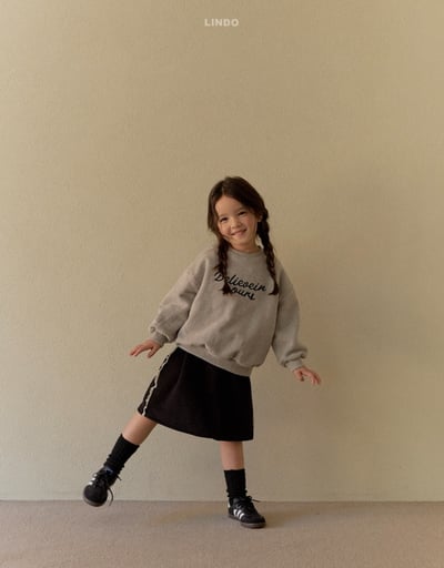 Lindo48｜(80cm-125cm) 英字印花休閒上衣9