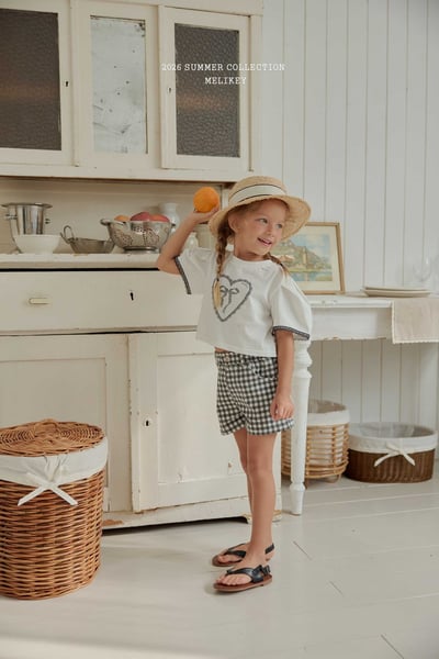 Melikey02｜(75-125cm) 蕾絲滾邊袖愛心短版上衣10