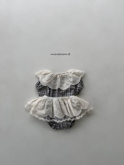 Bloom.b05｜(0m-18m) 格紋蕾絲花領包屁衣3