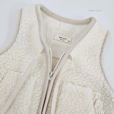 bebe nine37 (65cm-115cm) 2色蕾絲邊口袋刷毛背心17