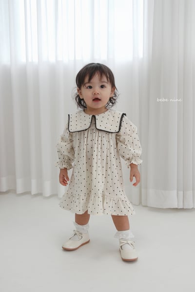 bebe nine17 (65-90) 2色翻領荷葉滾邊洋裝1